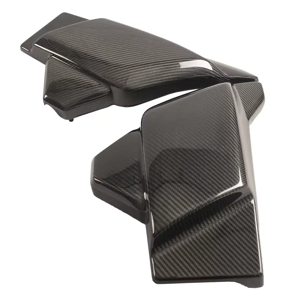 3K Twill glänzende Kohlefaser-Batterieabdeckung mit diagonalem Streifenglanz, kompatibel mit 2023–2025 für Harley Road Glide CVO Cubic