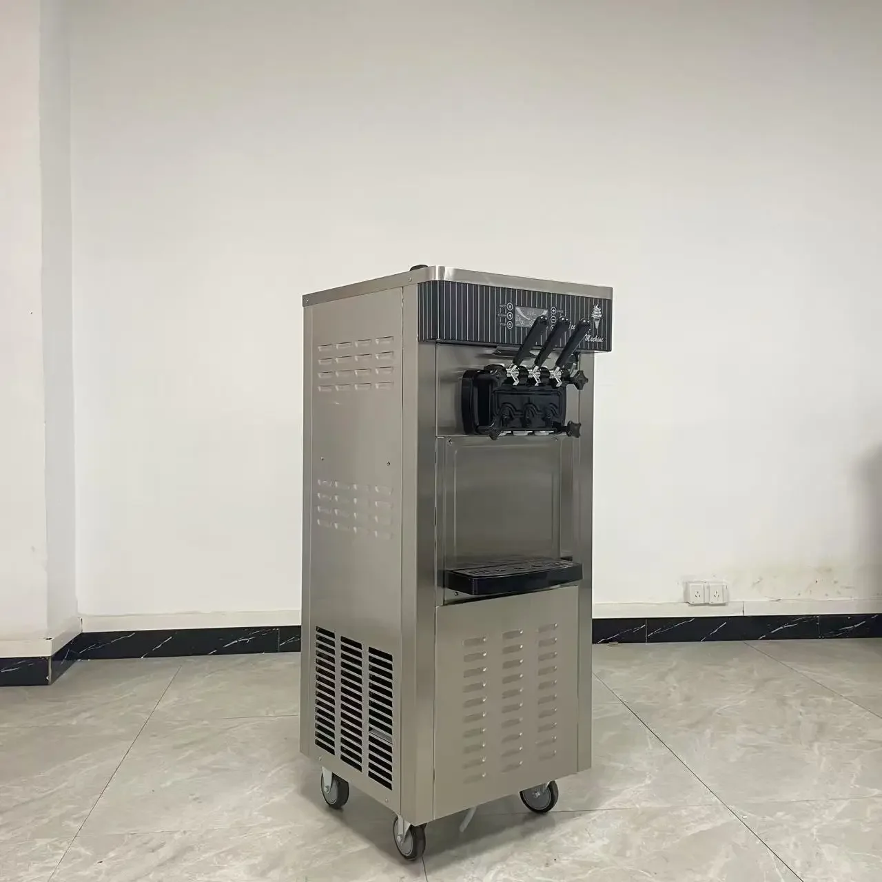 Giborch Billy CY-828 Stainless Steel Floor Standing Ice Cream Machine Energy Star Certified 2200W For Hotel Supermarket Vendors