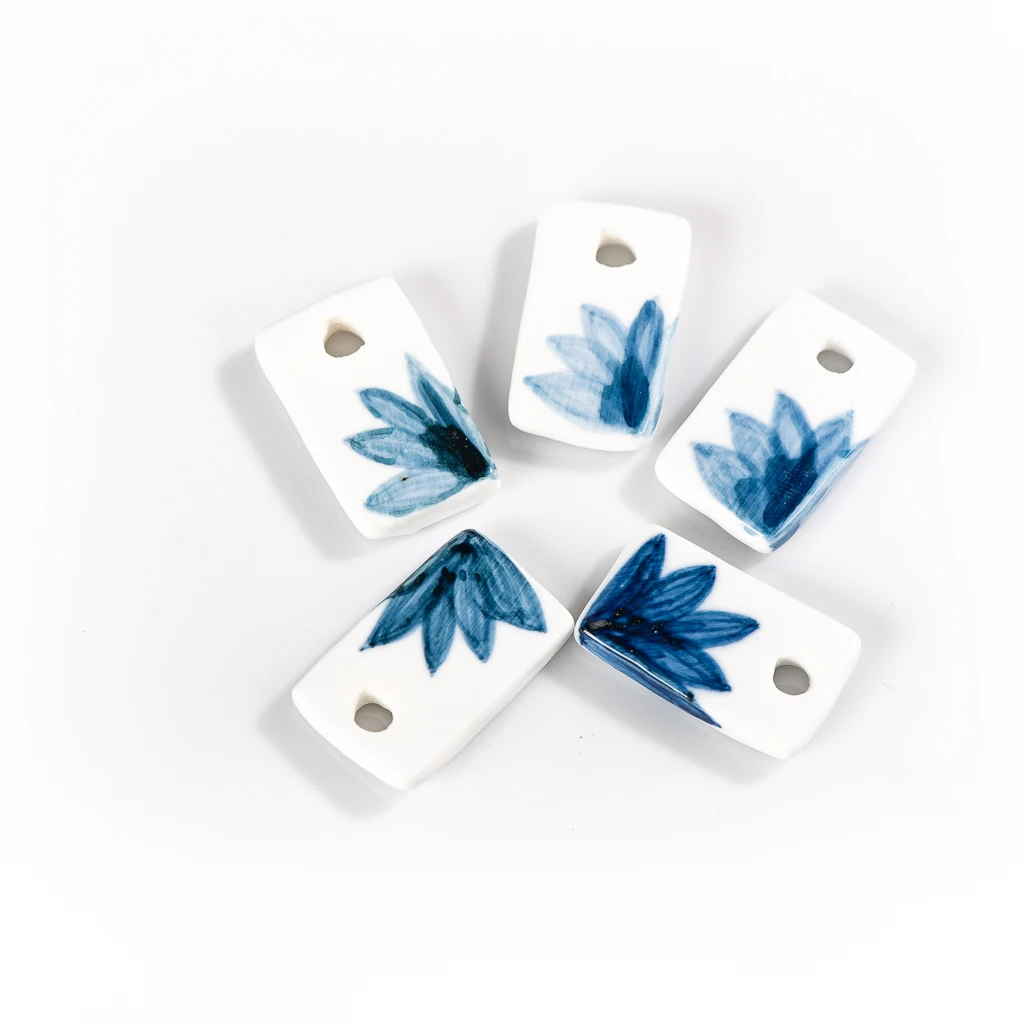28#5pcs Vintage Hand Drawn Ceramic Leaf Pendant Beads Small Bag Beads Wholesale Jewelry Accessories #XN238