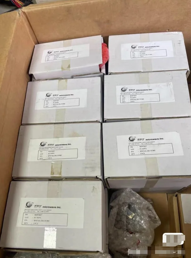 SP4T-0A-18A-TC002 Радиочастотный коаксиальный переключатель, управляемый напряжением (электронное управление) Однополюсный четырехпозиционный коаксиальный переключатель