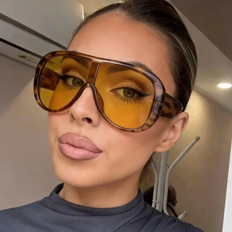 Retro Oversized Pilot Sunglasses Women Fashion Luxury Big Frame One Piece Gradient Sand Sunglasses Retro Classic Thick Shades