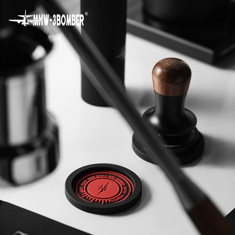 

MHW-3BOMBER Silicone Mat Coffee Tamper Storage Station Espresso Coaster Table Mat for Moka Pot Heat Resistant Draining Pad