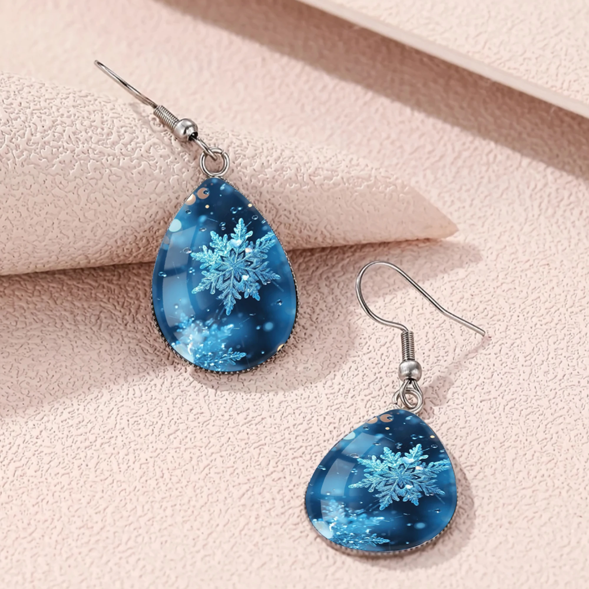 1 Pair of Blue Ice Point Snowflake Pattern Earrings with Convex Glass and 316 Stainless Steel Water Drop Ear Hooks, Featuring an Elegant and Simple Style, Suitable for Women to Wear as Jewelry or Gifts in Their Daily Life