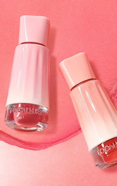 Light and not easy to stick to the cup without fading matte lipstick lip glaze