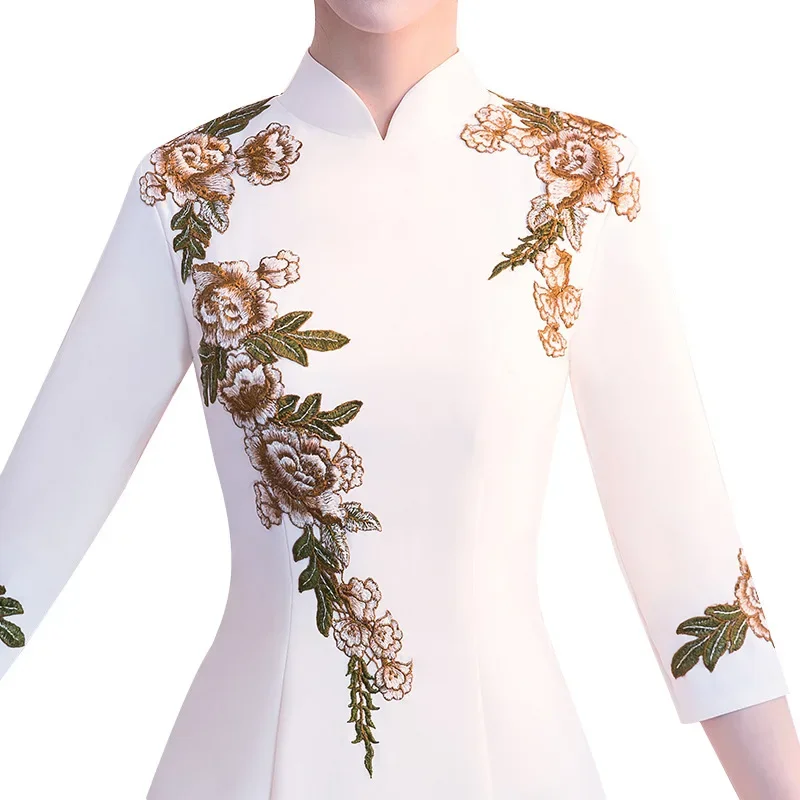 سيدة خمر زر زهرة زين تشيباو الساتان العروس فستان حفلات الزفاف ثوب المتضخم سبليت مثير شيونغسام الشمبانيا Vestidos