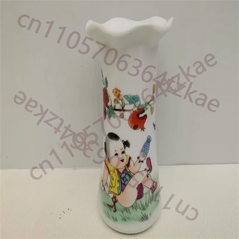 

Китайская старинная фарфоровая ваза, розовая, с изображением гранатов и детских фигурок.