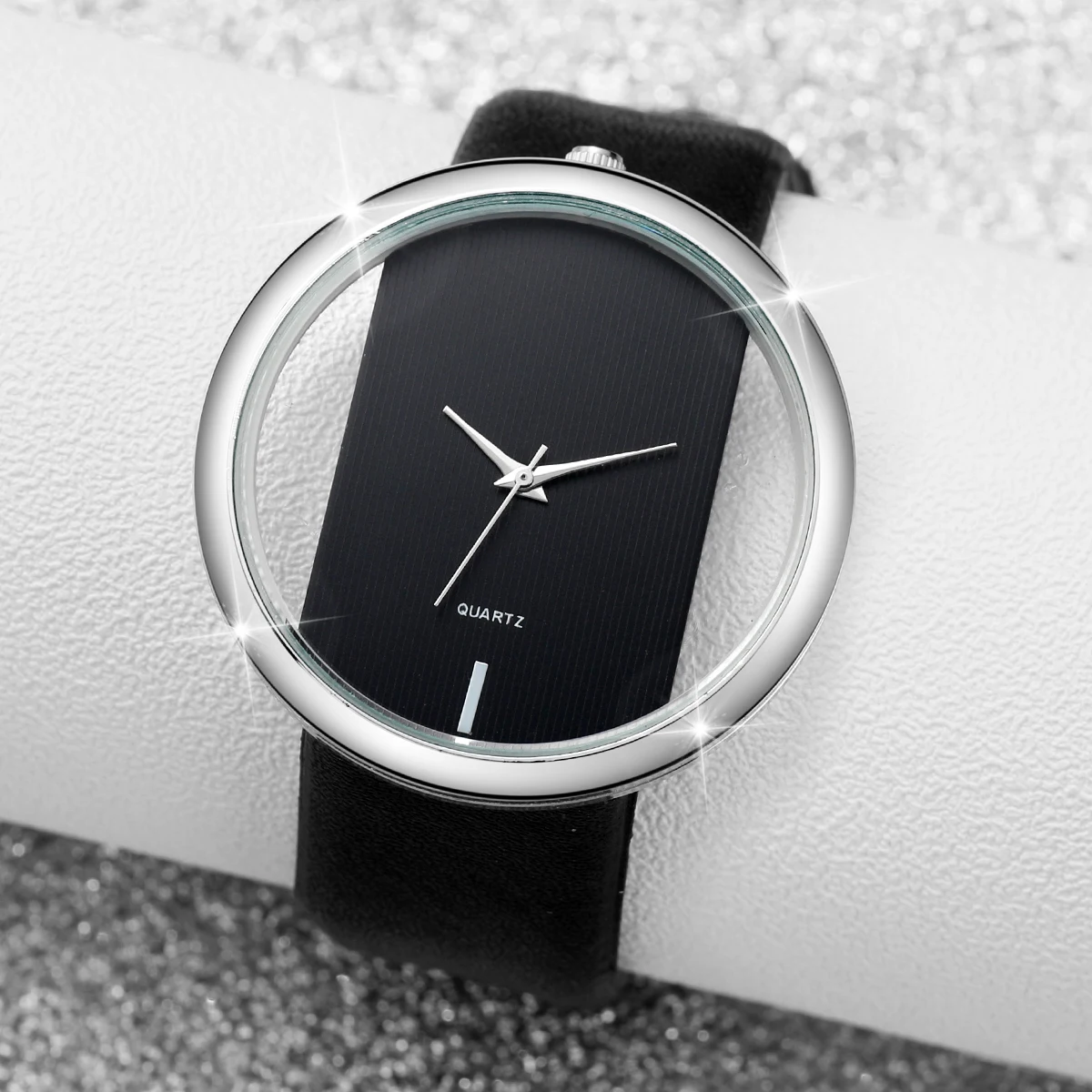 2PCS Couple\'s Watches Fashion Hollow Out Dial Women’s Watch Leather Band Analog Quartz Wristwatch(Without Box)