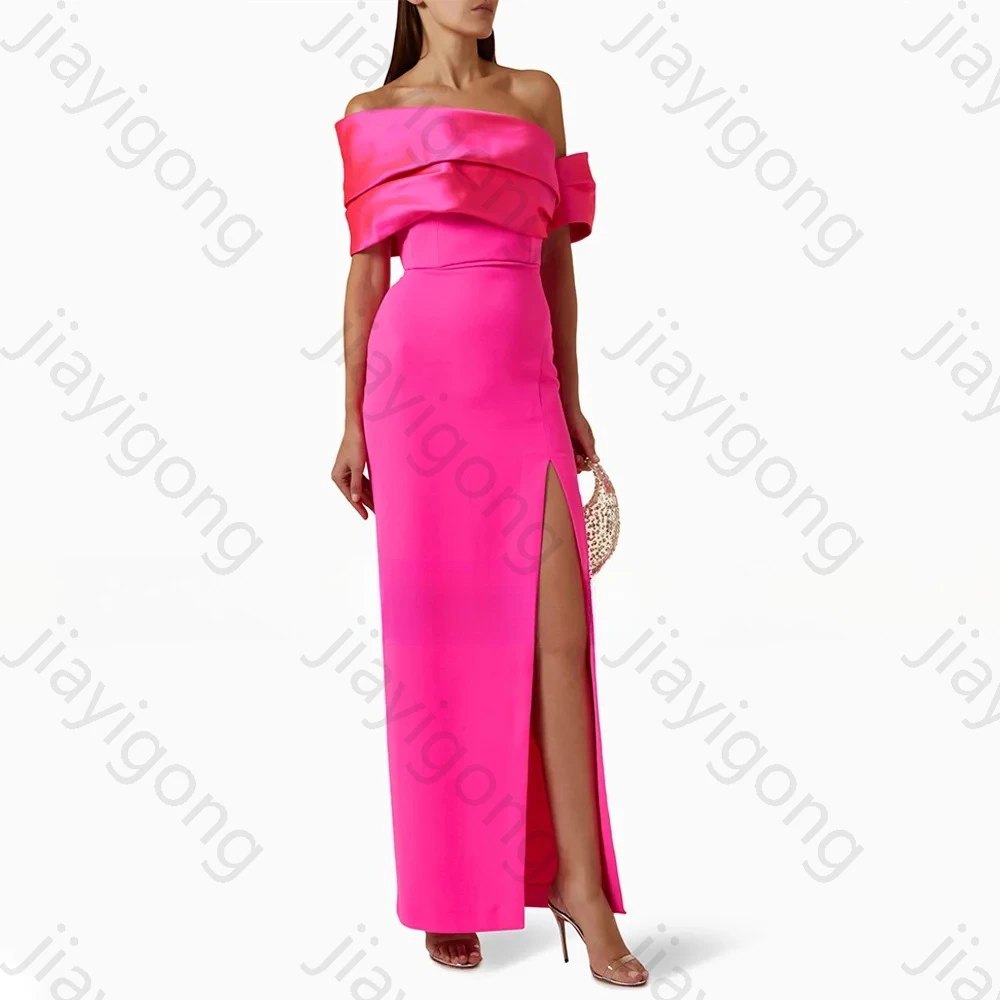 Sukienki wieczorowe z odkrytymi ramionami, seksowne rozcięcia z boku, długie suknie celebrytów, wykwintne, wysokiej jakości suknie na studniówkę i przyjęcia, szyte na miarę.