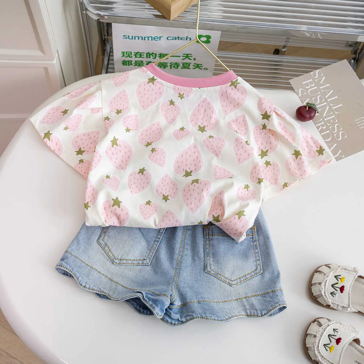 Summer Girls Short Sleeve T-shirt Fashion Strawberry Print Round Neck Loose Top Love Denim Shorts Set New Children Clothes