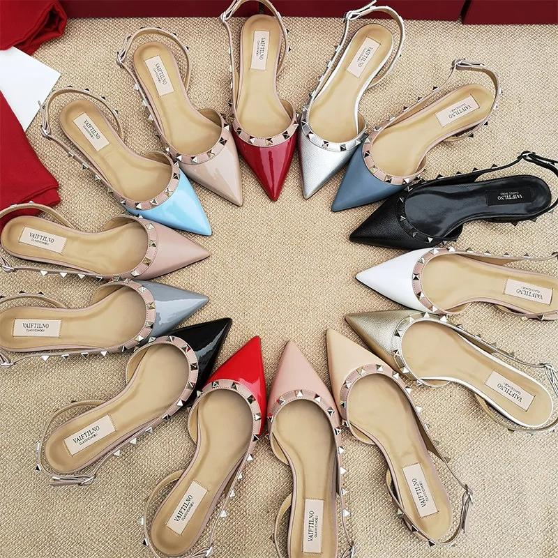 2023 été marque en cuir femmes sandales classique Rivet chaussures plates pointues Parker Sexy sandales pour fête et mariages Size33-41