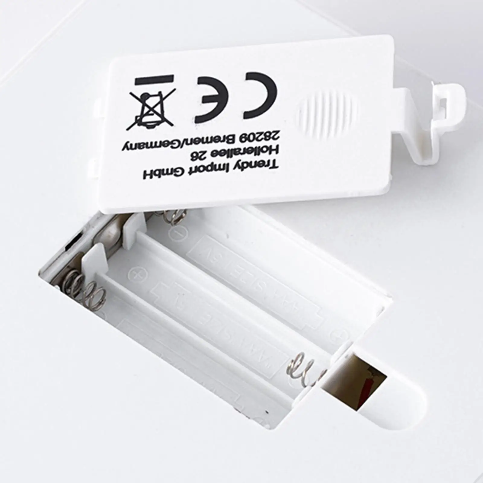 Realistic Singing Bird Sound Machine Compact Ambient Noise Box Wooden Speaker for Home Garden Living Room Balcony Decoration