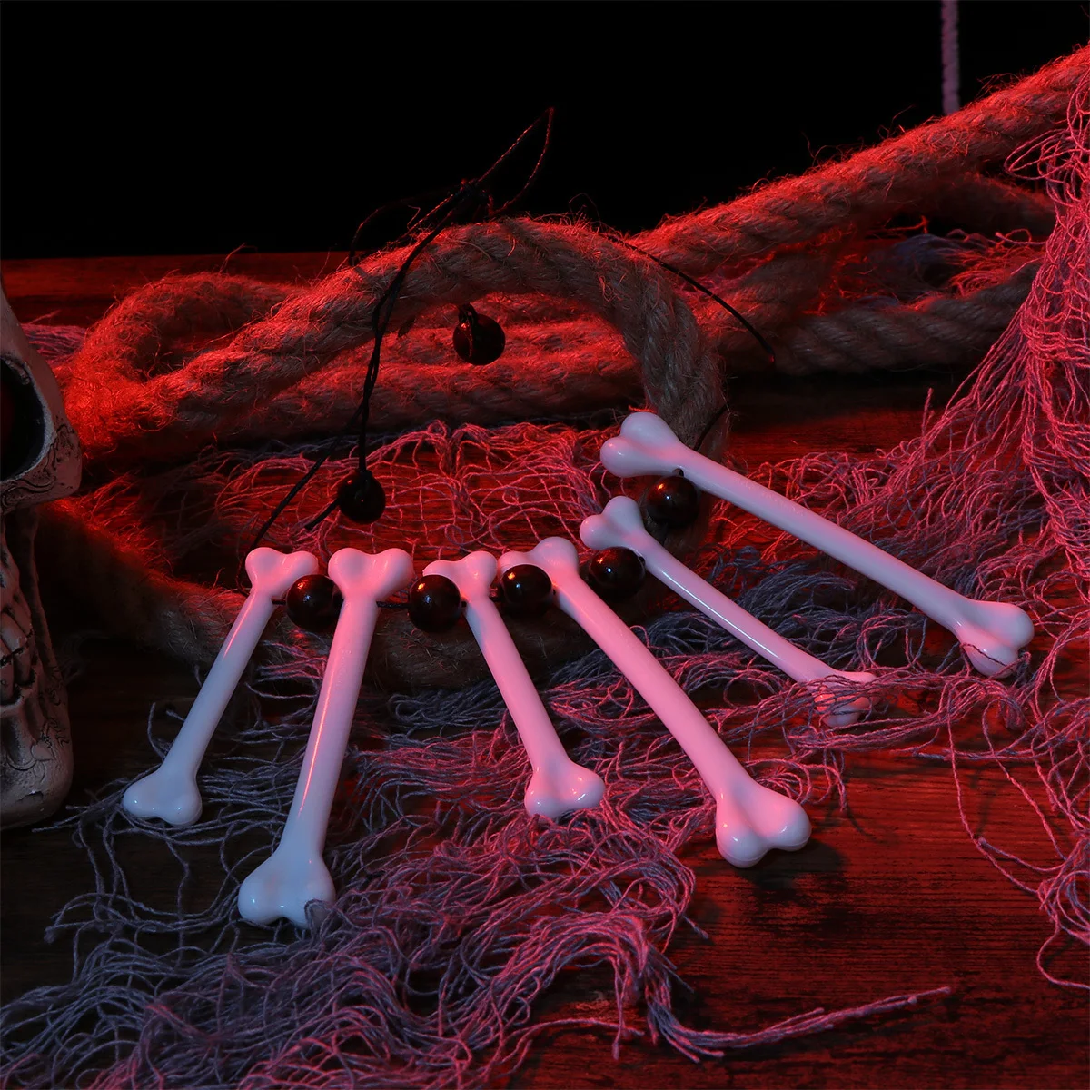

2Pcs Halloween Simulation Bone Necklace Lightweight Plastic Pendant Chain Choker Unique Design Halloween Costume Decor