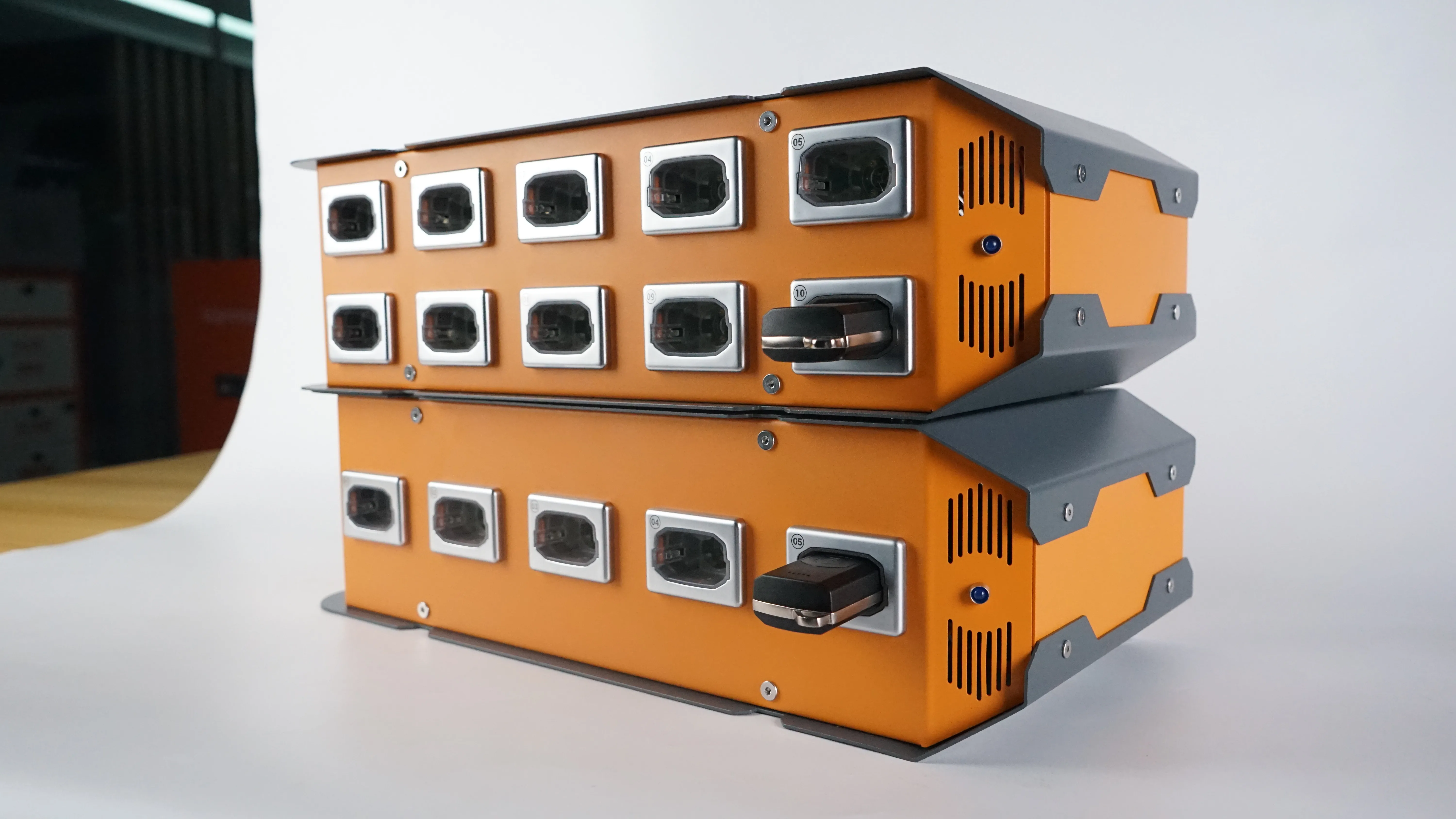 Autorización RFID segura, caja de carga de llave inteligente, sistema de gestión de llaves para control de llaves en blanco de energía y telecomunicaciones de almacén