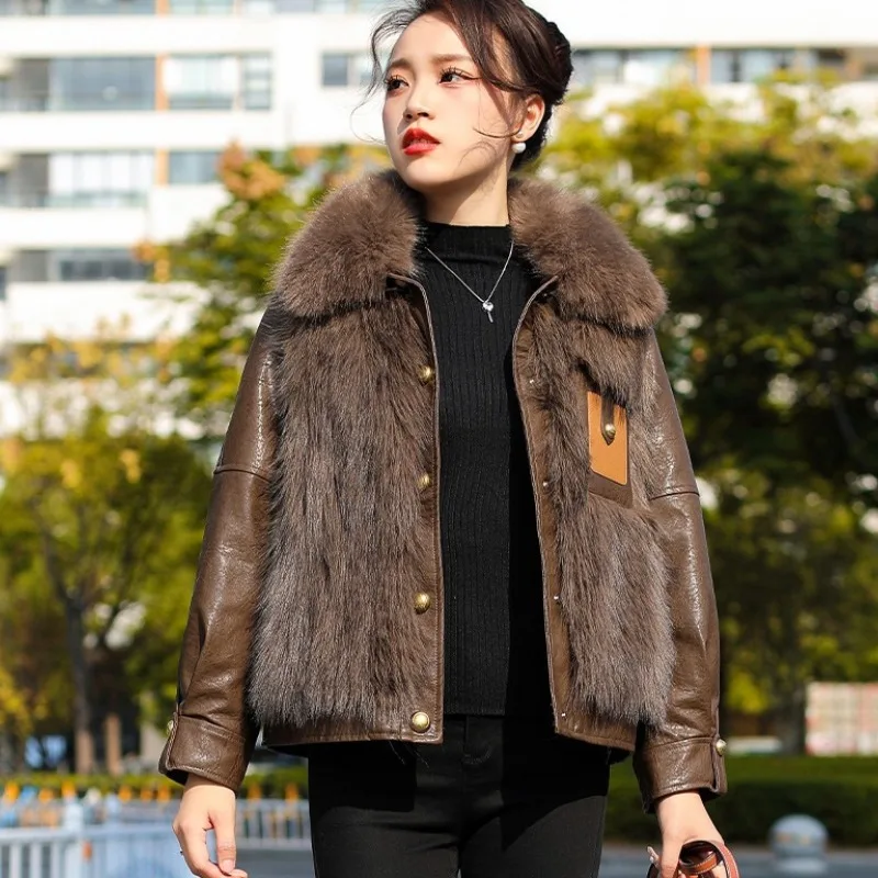 2023 Autumn Winter Short Women Warm Thick Fashion Trend Jacket Short Loose Elegant Temperament Imitation Fox Fur Coat Women