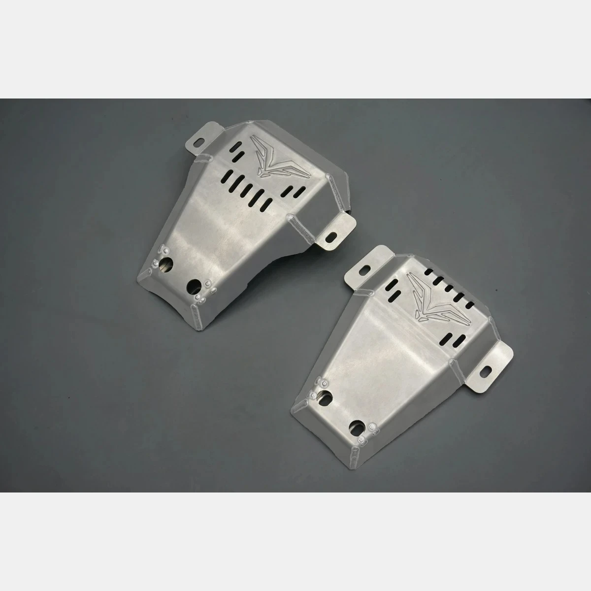 Direktverkauf ab Werk für Motorschutzplatten und Differenzschutzplatten für iOS-Grenadier