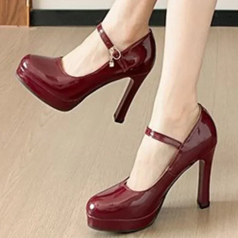 2024 Vrouwen Baotou Ronde Neus Platform Hak Mary Janes Schoenen Vrouwen Ondiepe Elegante Trend Comfortabele Mode Schoenen Schoenen voor Vrouwen