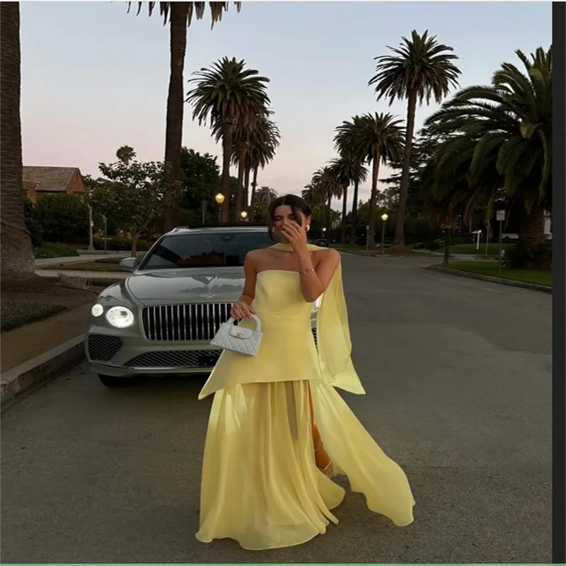 Himmelblaue A-Linie, elegante Abendkleider, langes, trägerloses Chiffon-Partykleid, bodenlang, Dubai-Fashion-Abschlussballkleider, individuell gestaltet