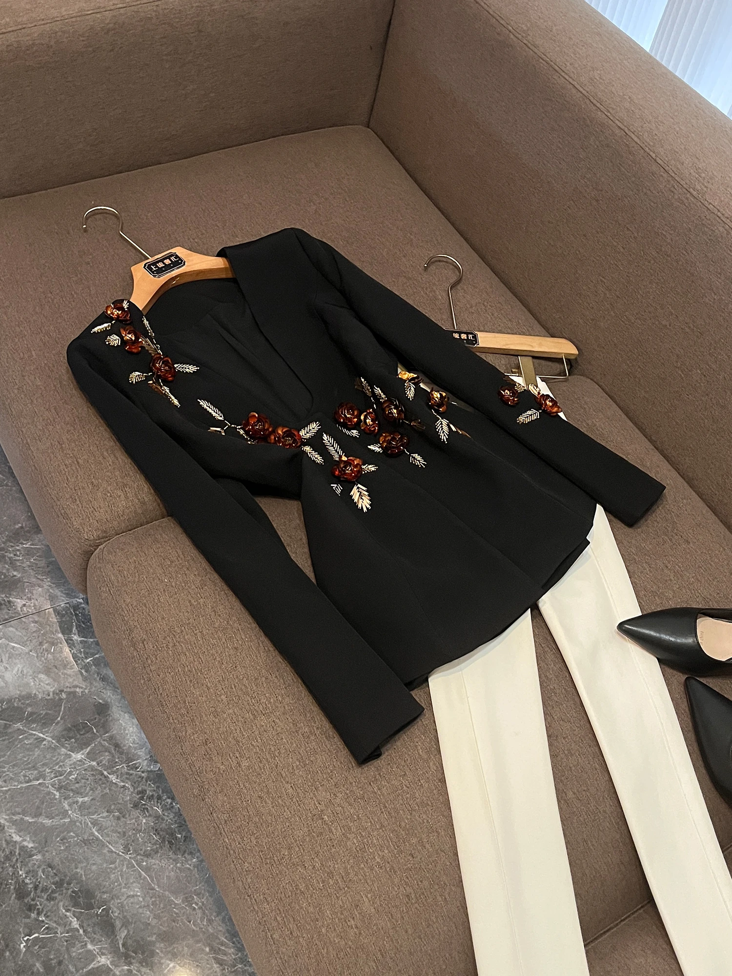 

Faionable Patchwork Suit Jaet Women's Heavy Embroidery 3D Flower Design Commute Sle Long Sve Stand Fit Coat