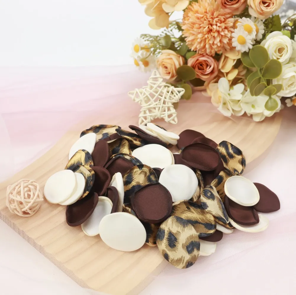 

Wild Romantic Leopard Print Mixed Artificial Rose Petals Valentine's Day Proposal Wedding Toss Decor Home Decoration