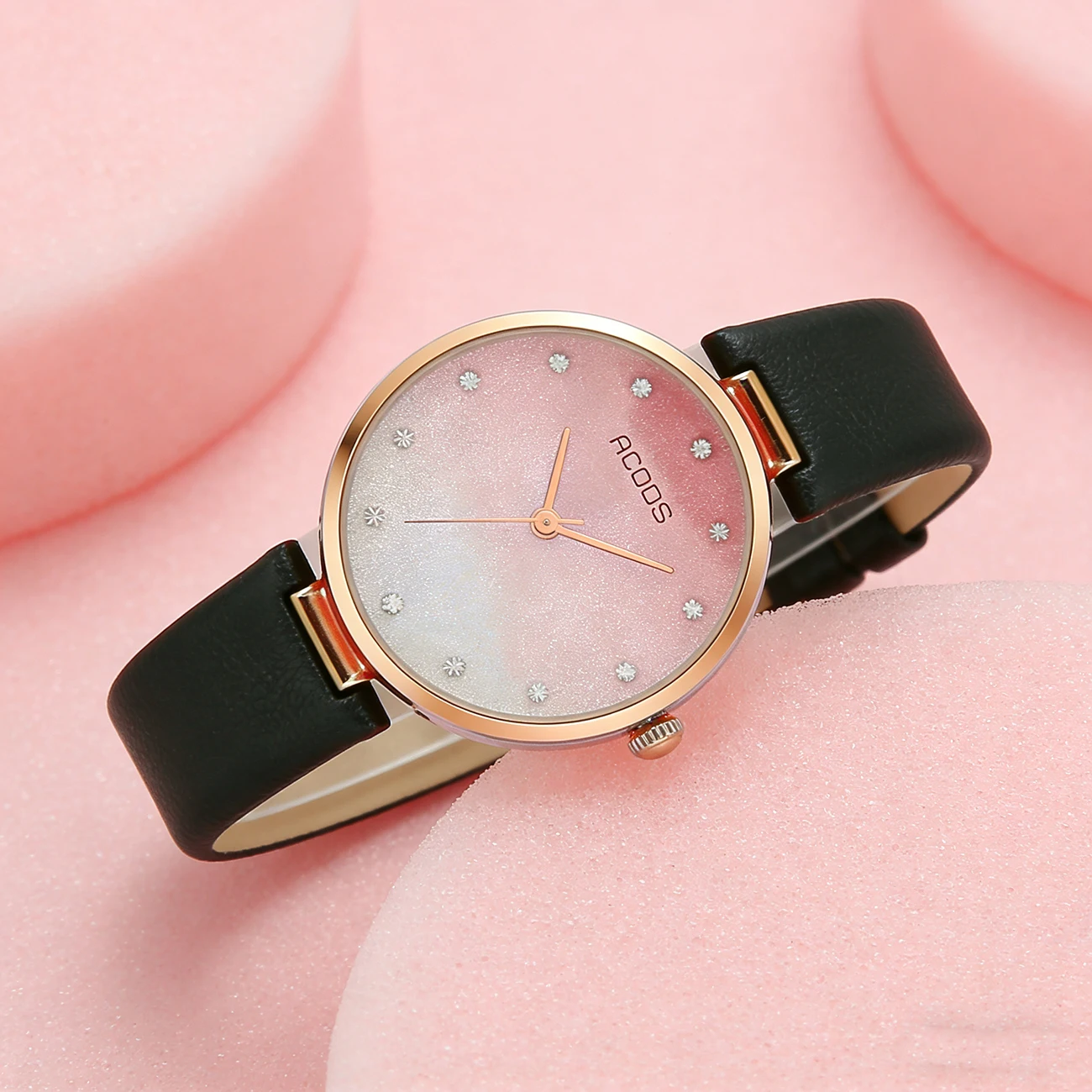 

Женские модные кварцевые часы из сплава, простые градиентные часы с розовым циферблатом и бриллиантовой сумкой, подарок на день рождения