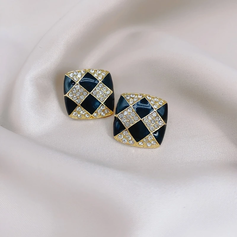 Black Enamel Rhombus Stud Earrings for Women Small Crystal Square Earrings Chessboard Grid Korean Fashion Girls Ear Accessories