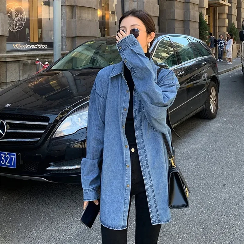 

Korean Lady Fashion Loose Cowboy Shirt Tops Spring Autumn Women Fashion Denim Blouse Coat 2025 Female Long Sleeves Jeans Jacket