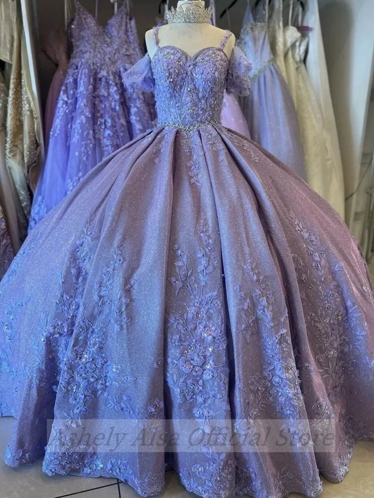 AAQ149 Dostosowana liliowa lawendowa sukienka księżniczki na quinceanera Koronkowe aplikacje Vestidos De 15 Años Prom Party Gown Girl Evening Wear