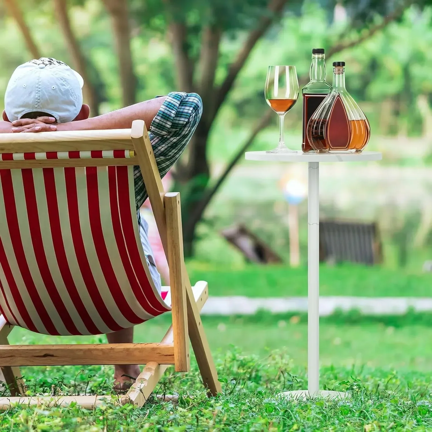 طاولة جانبية بقاعدة رخامية مستديرة حديثة - طاولة كوكتيل صغيرة للفناء والأريكة والكراسي - لهجة داخلية/خارجية باللون الأسود