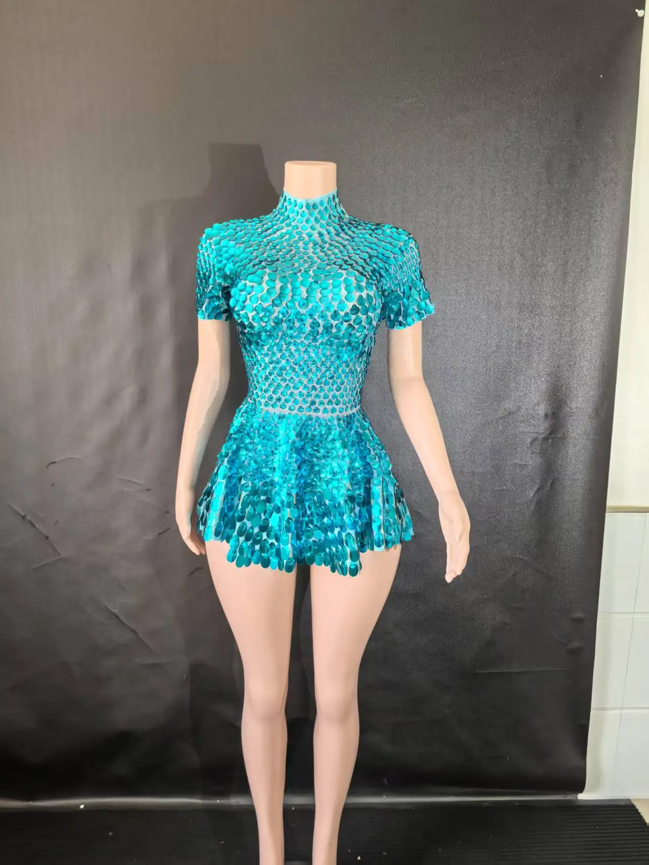 

Sexy Nightclub Leotard Shining Lovely SequinsMini Dress Costume Celebrate RhinestoneBodysuit Birthday Silver Dresses 7G
