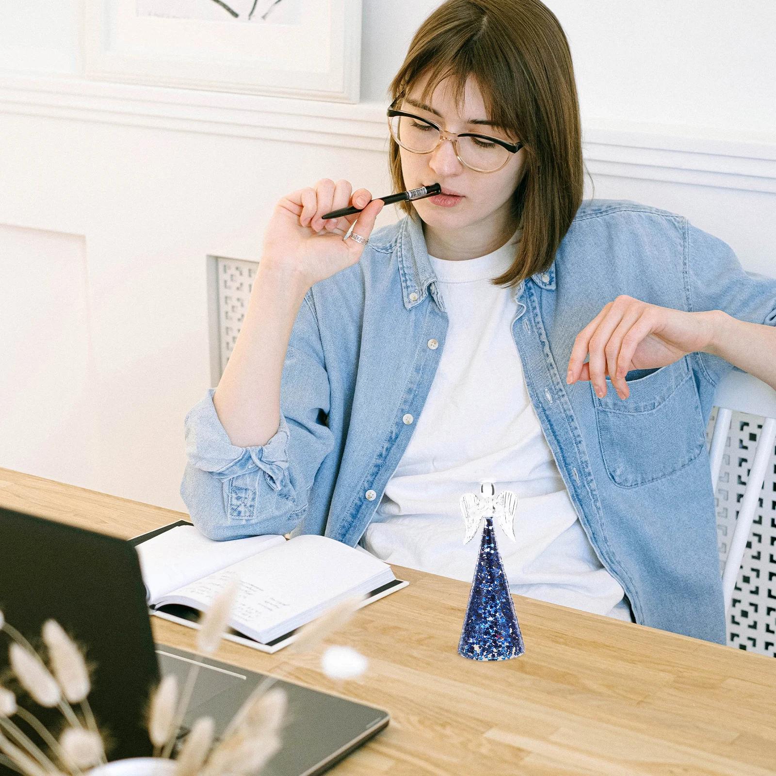 

Glass Angel Prayer Statue Blue Home Decoration Desktop Ornament Artistic Modern Blessing Glass Sculpture Angel Statue