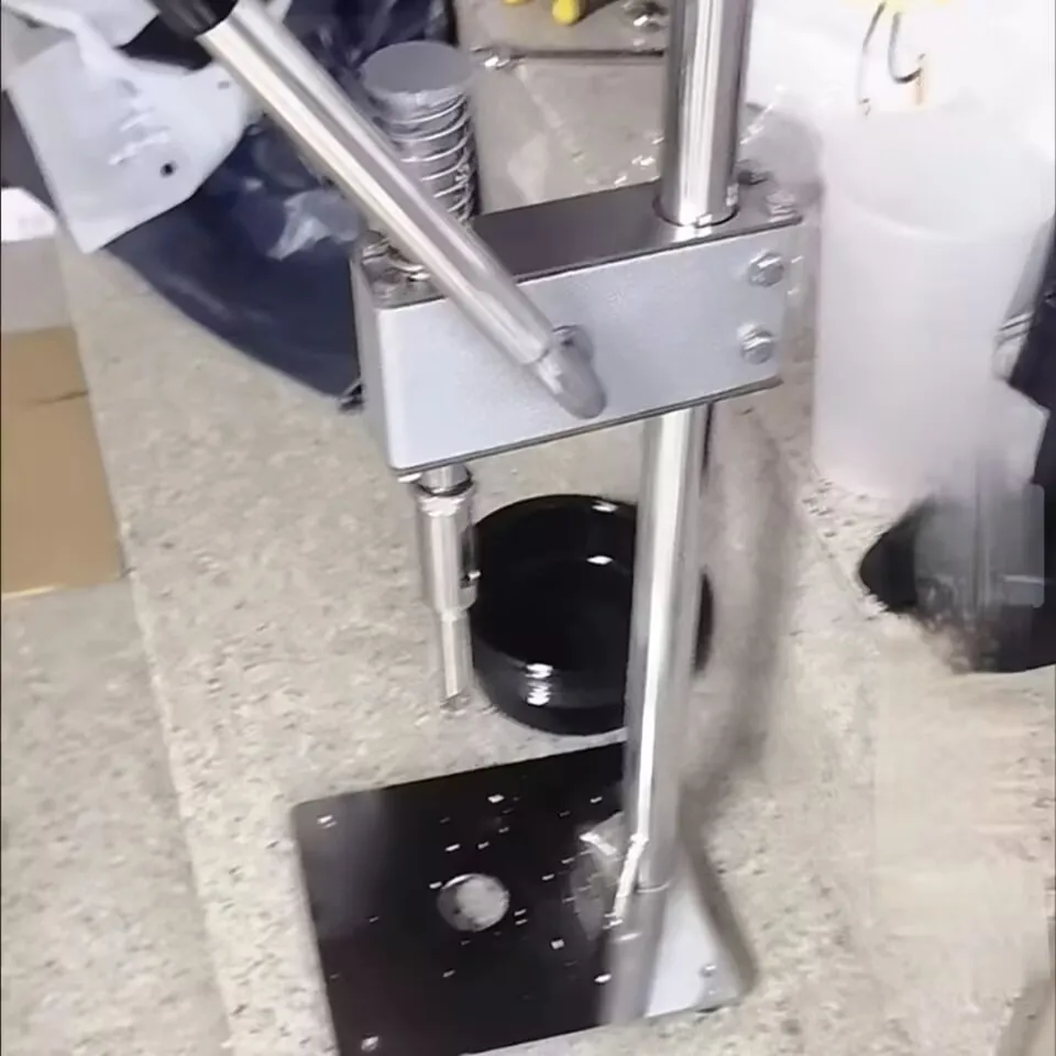 

Ручной инструмент для сверления кокосов, нежная машина для открывания отверстий в кокосовых орехах, пробойник для воды Coco, дрель, машина для пробивания отверстий в кокосовом короле