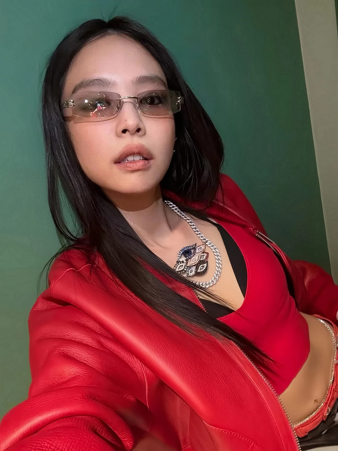 

Jennie Framel Mercury Silver Narrow Frame Sunglasses ex Sli Retro Y2K Square Sunglasses for Men And Women