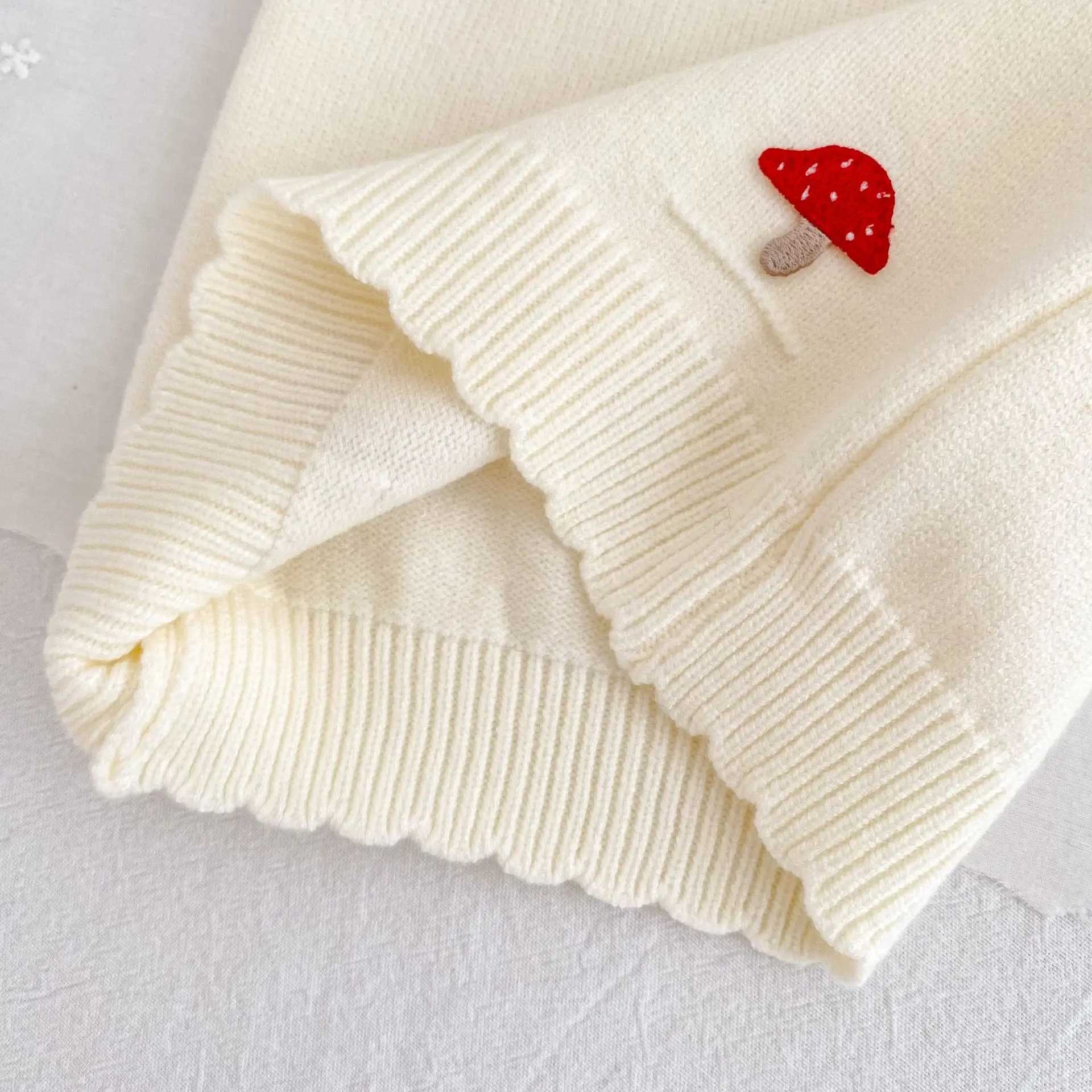 Dziewczęca dzianinowa kamizelka na wiosnę 2026, uroczy sweter bez rękawów z kreskówką, kardigan dla niemowląt i małych dzieci 0-24 miesięcy, modna odzież wierzchnia, prezent