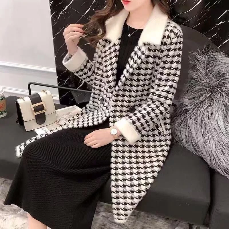 2023 New Autumn and Winter Horn Button Woolen Coat Women\'s Plaid Thickened Hooded Woolen Coat Mid-Length Over-the-knee All-match