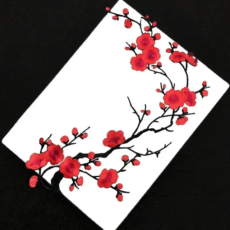 2pcs Plum Blossom Flower Applique Clothing Embroidery Patches Fabric Sticker Iron On Patch Craft Sewing Repair Embroidered Dec.