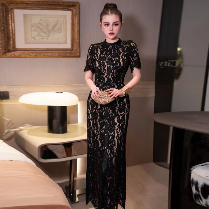 

Осеннее-зимнее кружевное вечернее платье-футляр средней длины с воротником-стойкой, приталенное, с поясом, из полиэстера, для торжественных мероприятий