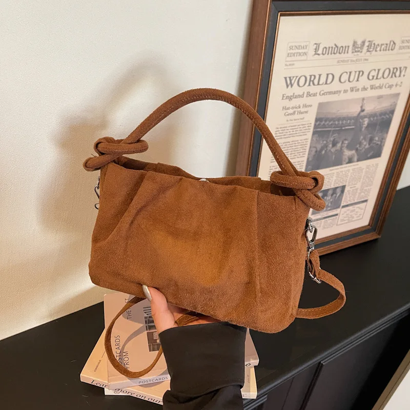 Trendy Wrinkle Cloud Simple Crossbody Bag High Quality Suede Casual Shoulder Bag Texture Comfortable and Casual Commuting Bag
