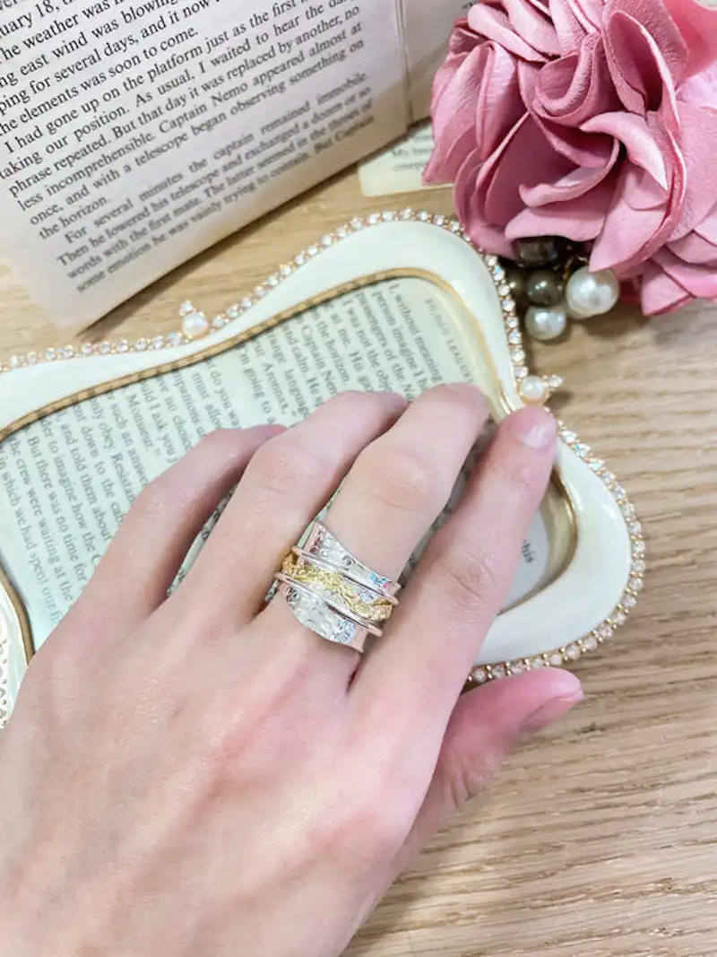 Handmade Hammered Wave Band Anti-stress Spinner Ring Stylish Handcrafted Jewelry for Stress Relief