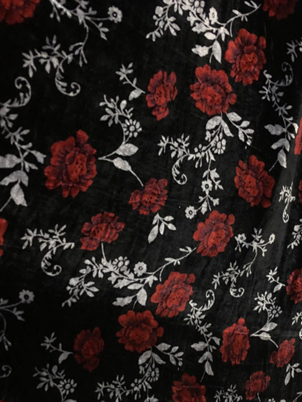 Tela de terciopelo de seda Real de alta calidad, vestido de tela de punto de urdimbre de diseñador de flores rojas de fondo negro para Cheongsam Qipao