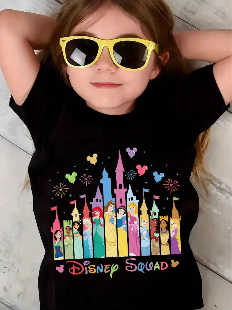 

The Disney Magic Castle printed round-neck children's T-shirt top is a great gift for daily wear