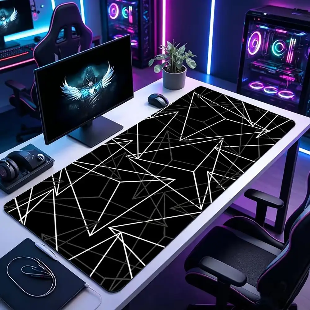 Comfy Pure Black White Geometric Mouse Pad Large Extended Gaming Desk Mat Non-slip Rubber Base Stitched Edges for Laptop