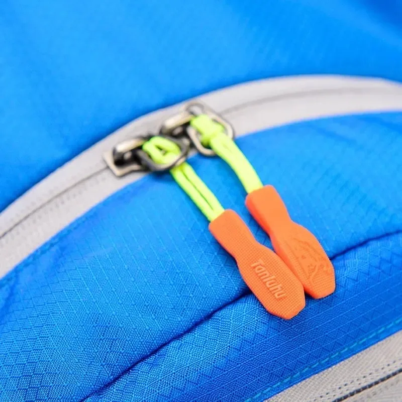 Off-road Backpack Backpack Men's and Women's New Travel Sports Bag Light Cycling Backpack Mountaineering Bag School Bag