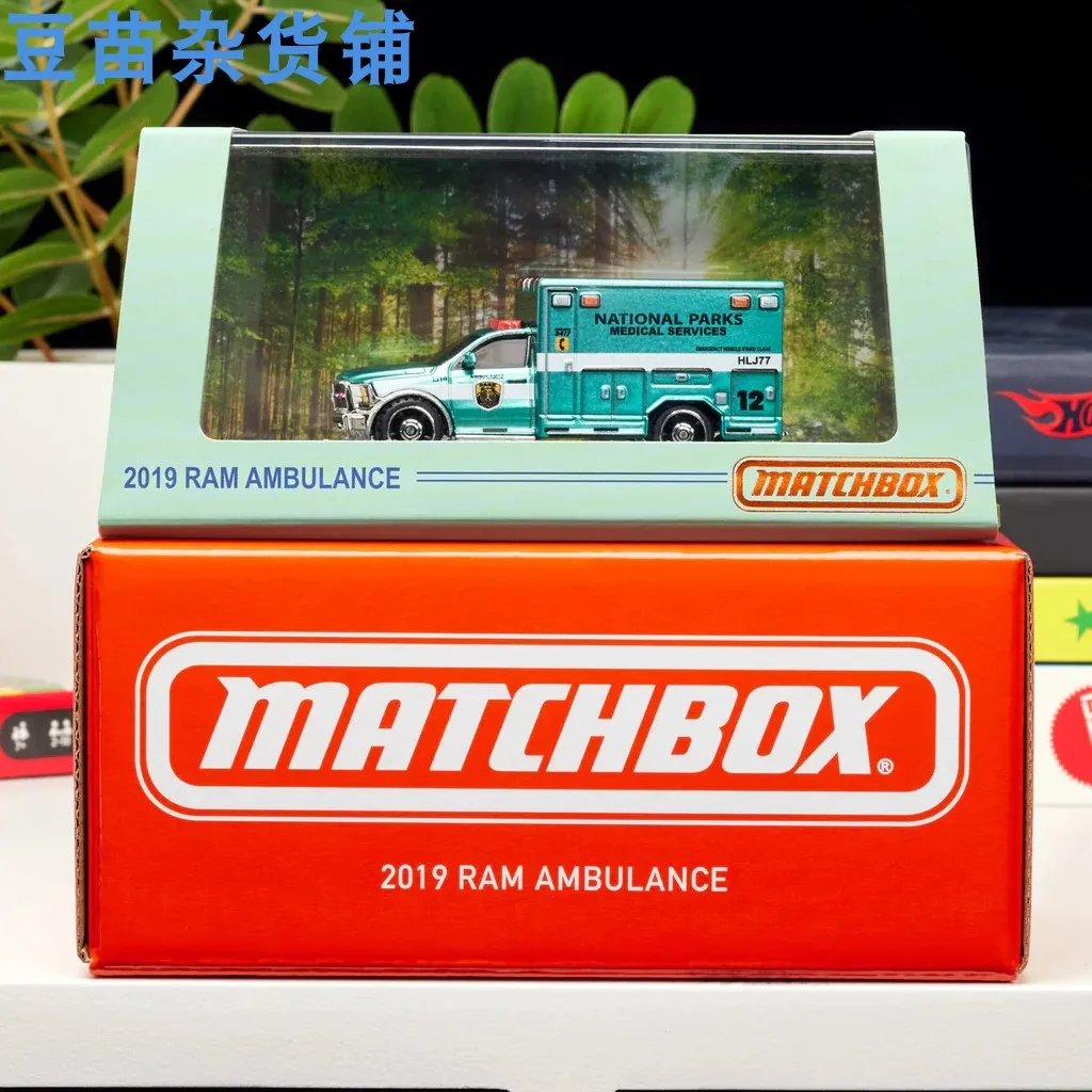 MATCHBOX RLC 1:64 2019  ram dodge Ambulance pickup crystal box moving parts car alloy model