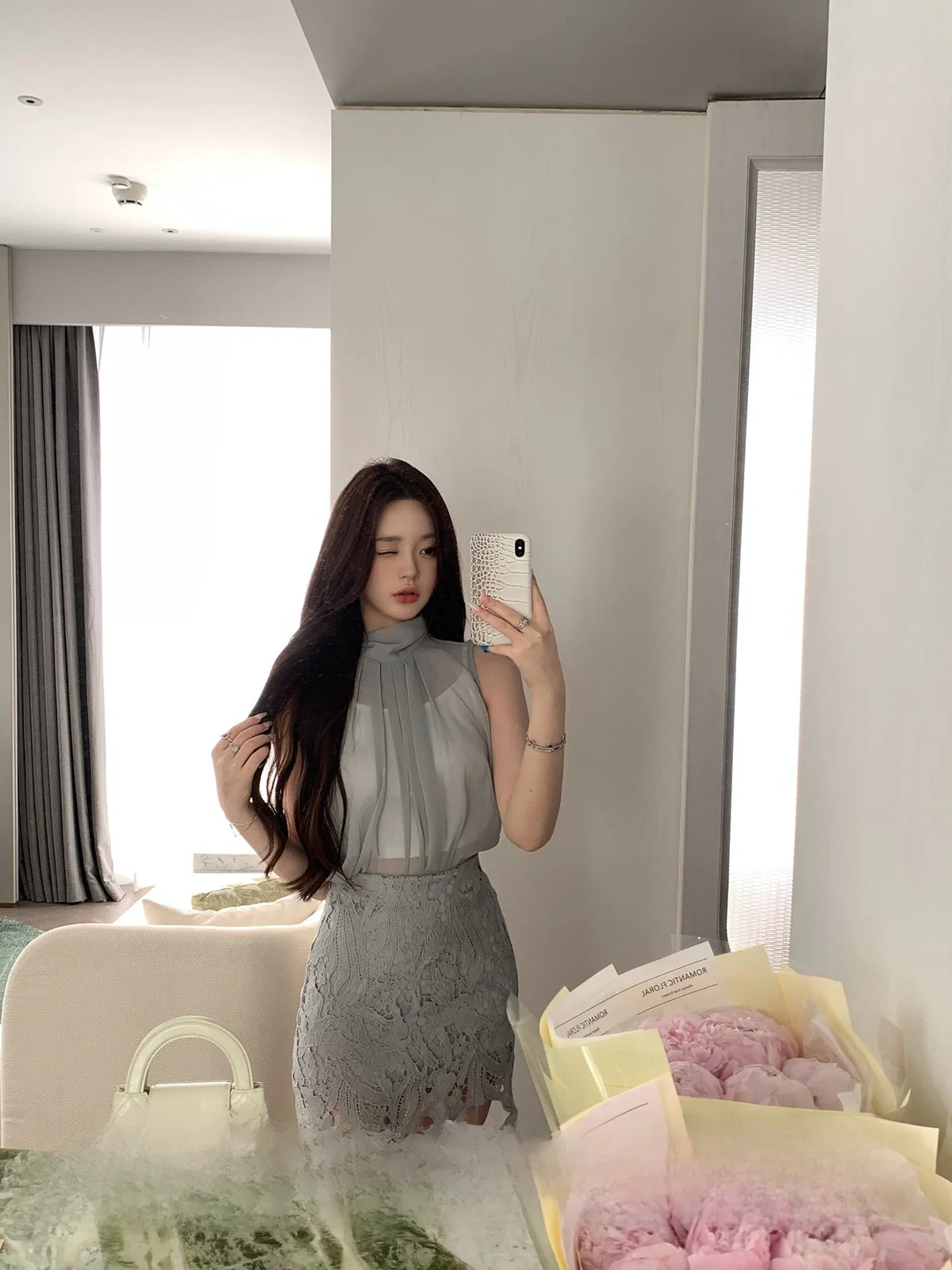 

Комплект Yoyozhang Zhang Yuyu: кружевной топ и юбка. Женский высококачественный модный наряд в корейском стиле.