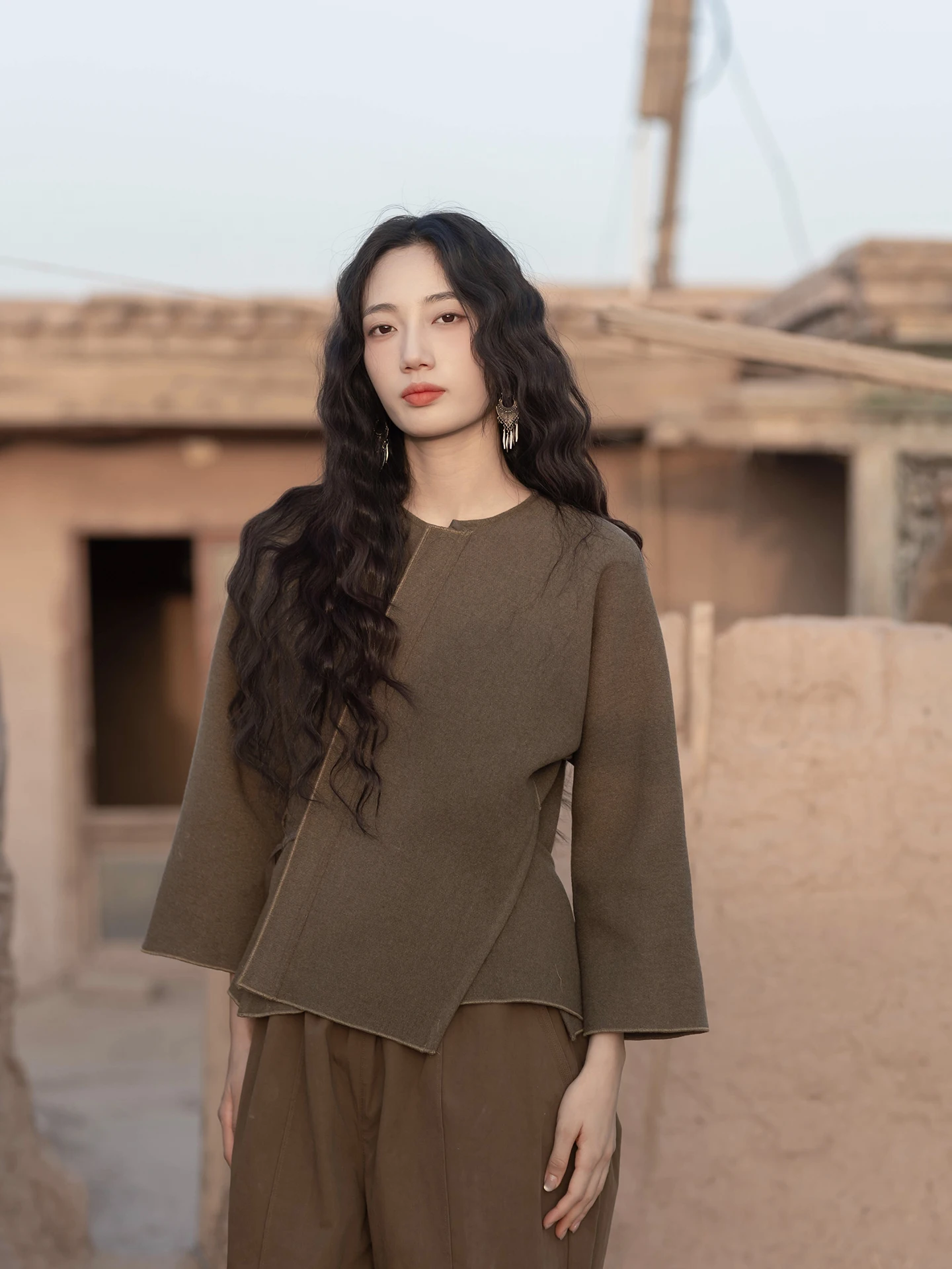 

l Comfortable Woolen Coat with Belt Design Asymmetrical Slit Detailing Commute Sle Loose Fit Nine Points Sve