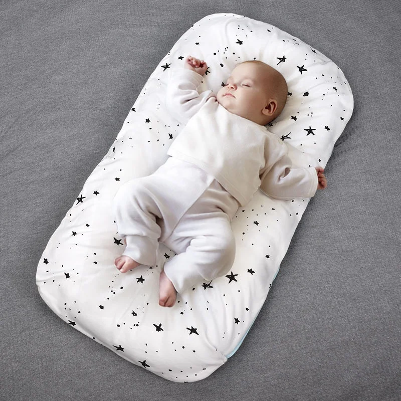 Tempat tidur bionik bayi baru lahir, tempat tidur sarang bayi lembut bahan poliester anti guncangan grosir kustom nyaman