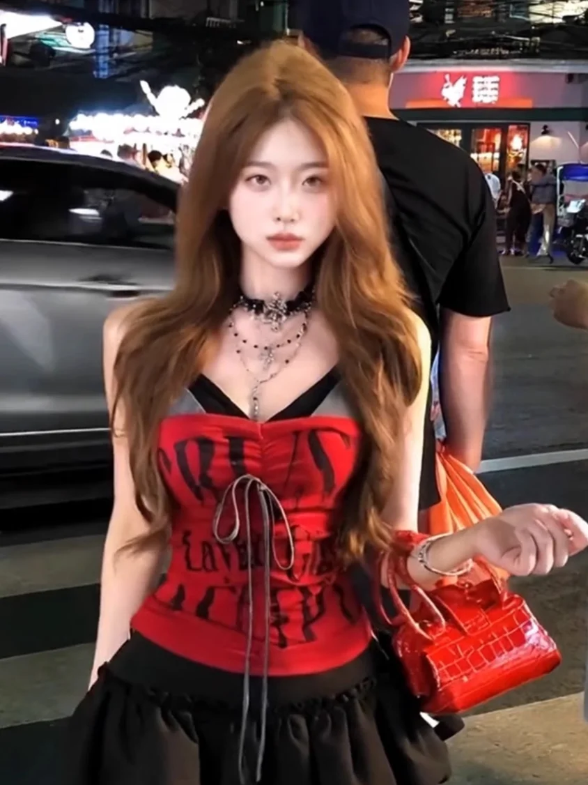 

Dark Style Women's Spring Fashion Set Neck Two-Piece Suit Spicy Girl Vintage Black Wind Vest Cake Skirt Combo for Adults