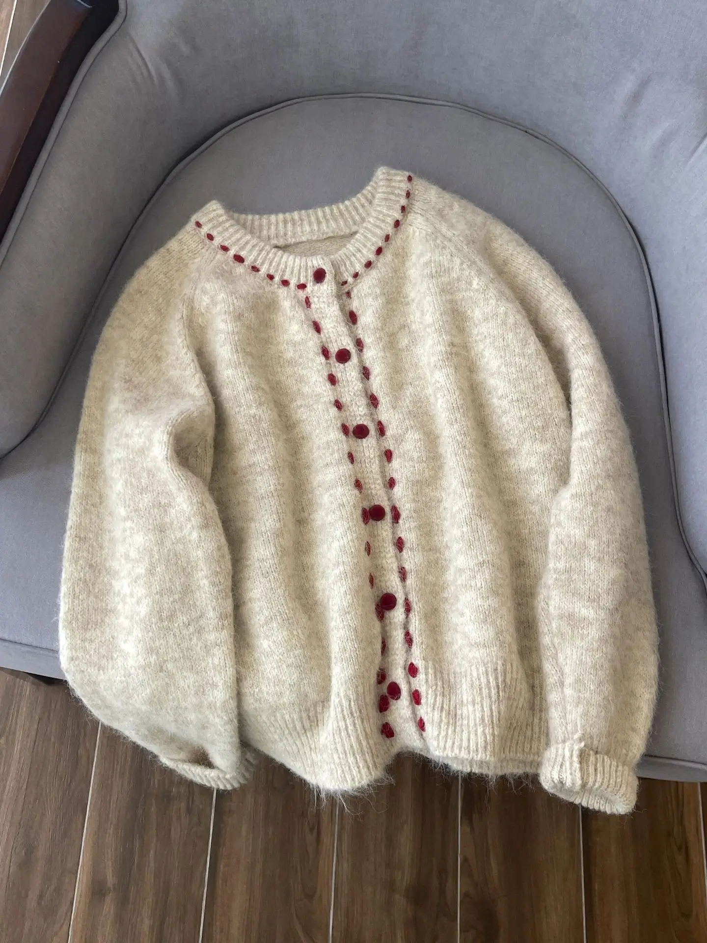 

Мягкий и липкий вязаный свитер во французском стиле ретро для женщин на осень и зиму 202, свободная повседневная куртка на осень и зиму