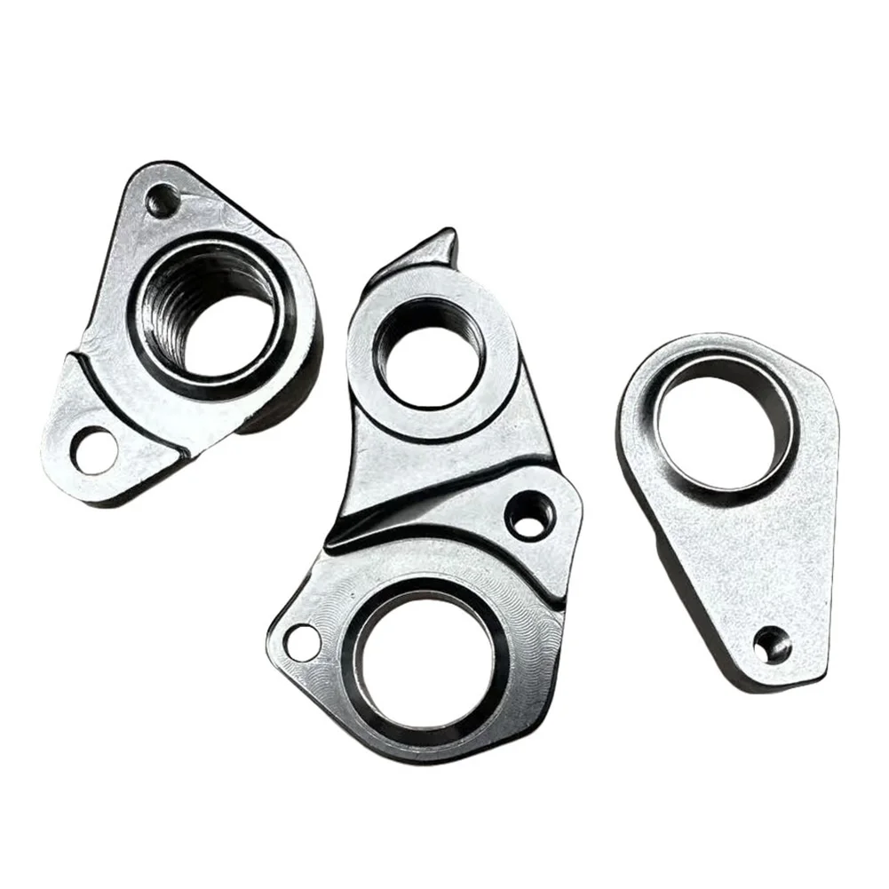 

Надежная вешалка для заднего переключателя серебристого цвета, совместимая с несколькими моделями велосипедов GIANT, включая XTC