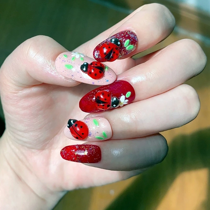 20/50 pçs joaninha bonito natural dos desenhos animados encantos de unhas animais flatback strass para decorações da arte do prego diy acessórios manicure